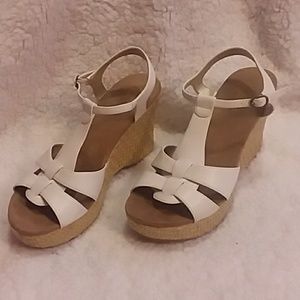 Women's white/tan "Candie's" wedges